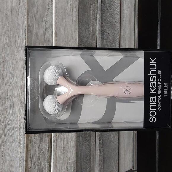 Sonia Kashuk Contouring Roller - Skin Care Tool for a Radiant Glow - Picture 1 of 4